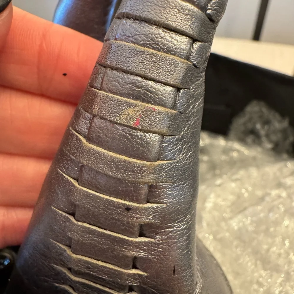 Salvatore Ferragamo Black Patent Fixer Bag (Heavy damage) - Picture 12 of 16